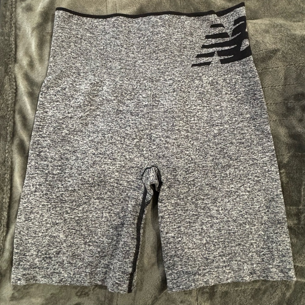 New Balance Women's Size M Gray
Biker Athletic Gym Shorts Side Logo workout